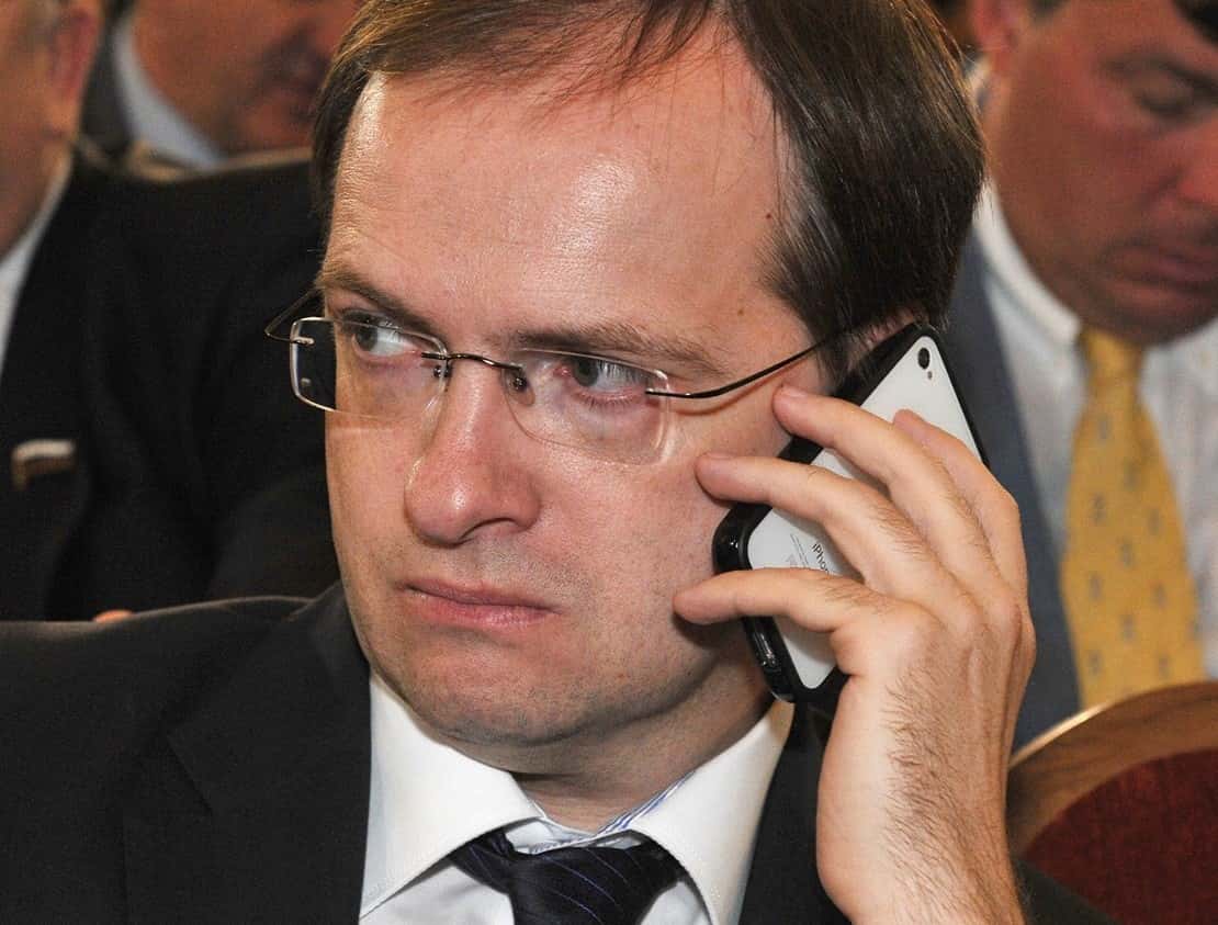 "Алло, прачечная?" Как подряды Министерства культуры уходят друзьям Мединского