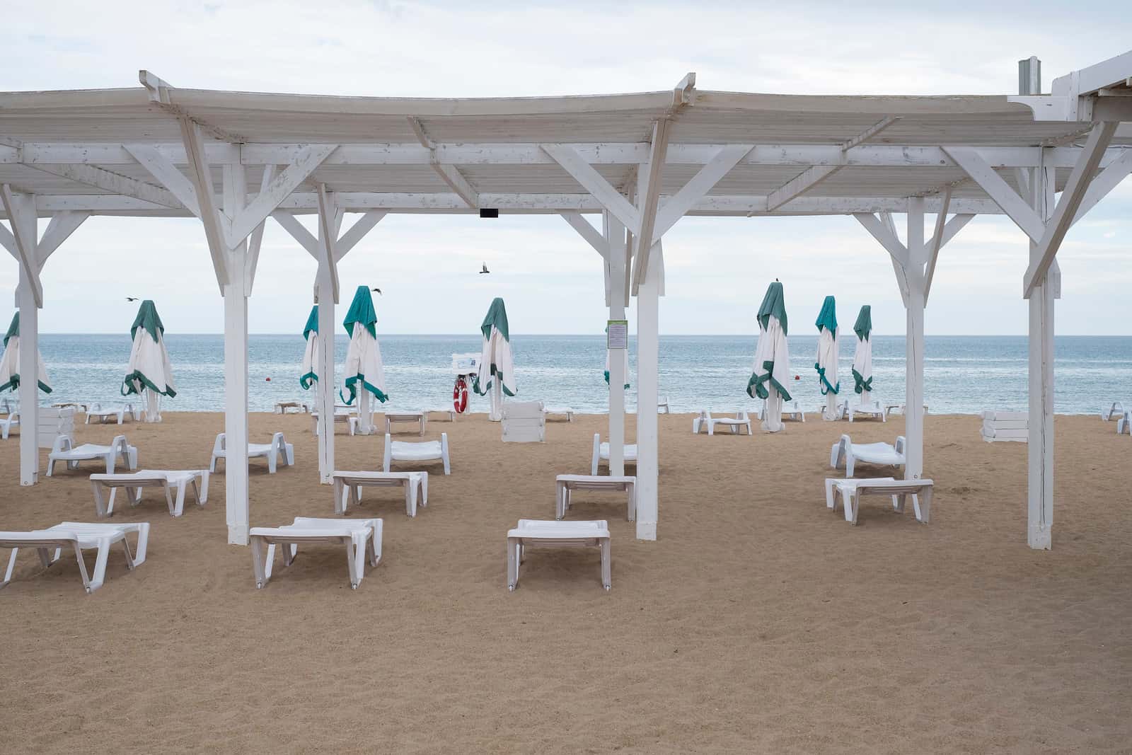 «Если нам не помогут, ситуация будет в пять раз хуже, чем в пандемию». Владельцы гостиниц Крыма о грядущем турсезоне на фоне войны