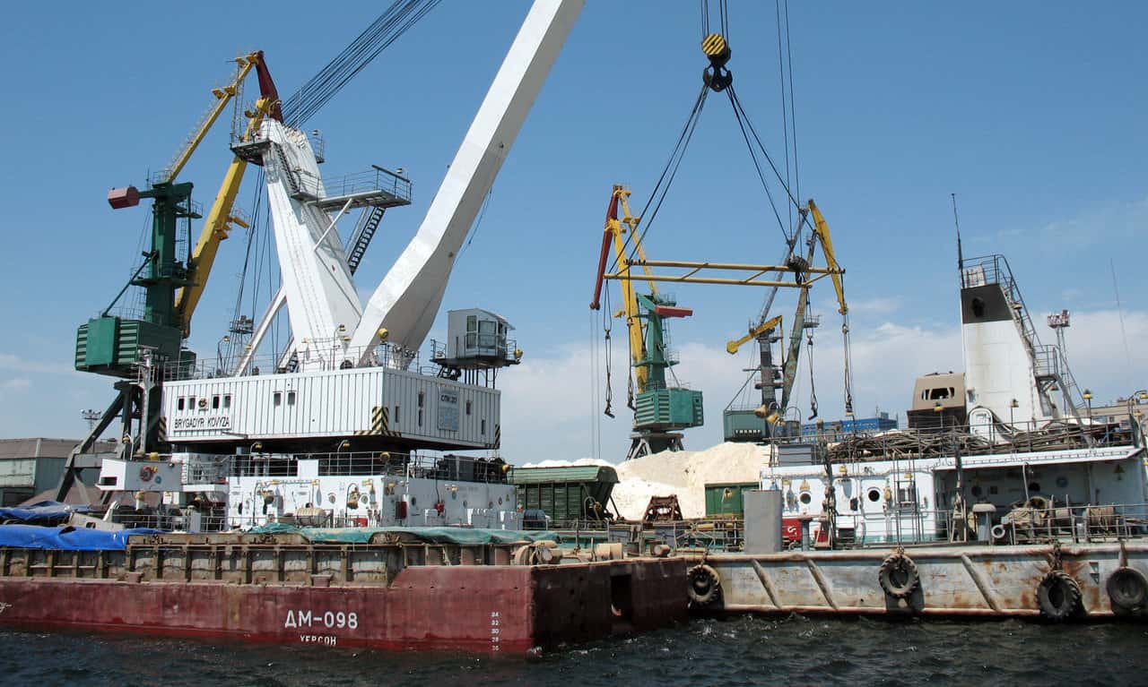 Херсонский порт заработал — «временная администрация» области