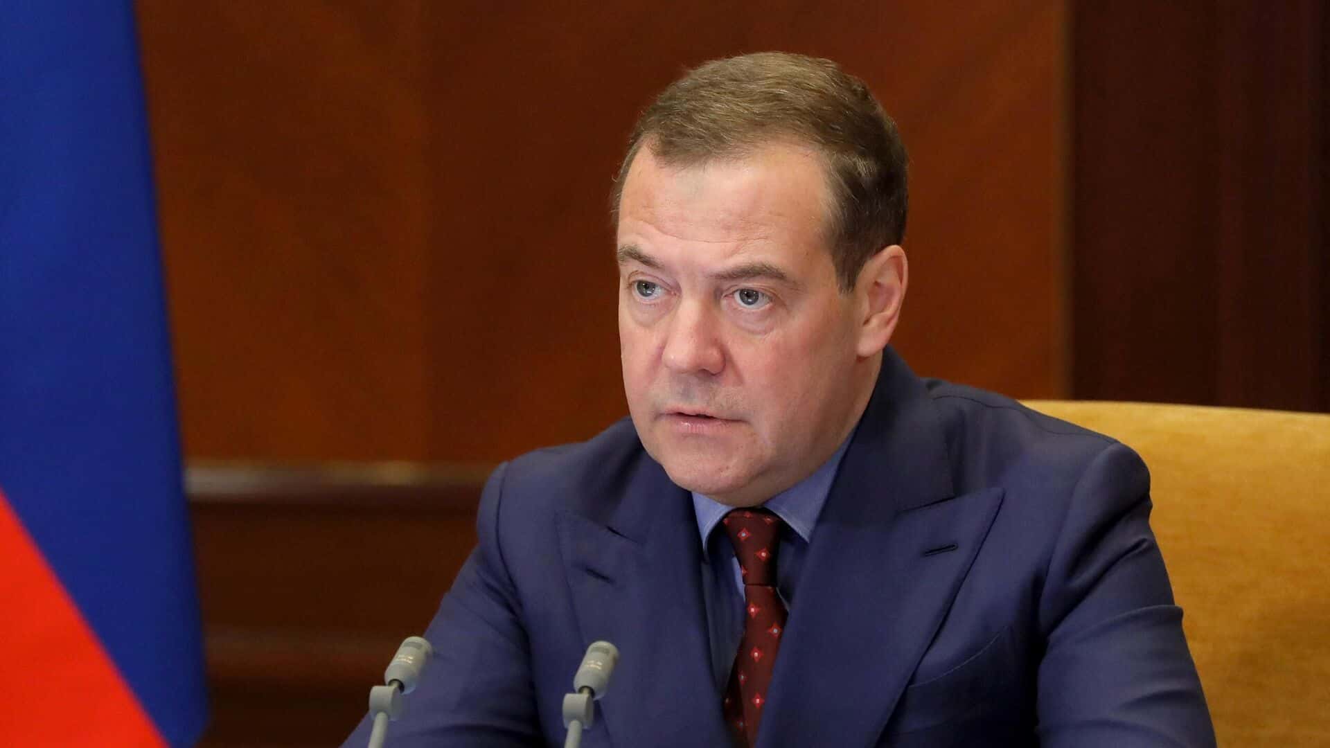 Медведев заявил, что для всех жителей Украины «наступит одномоментно судный день» в случае нападения на Крым 