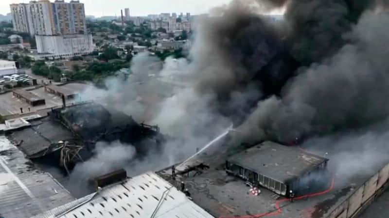 В порту Одессы в результате обстрелов начался пожар. Раннее Россия и Украина договорились вывезти оттуда зерно