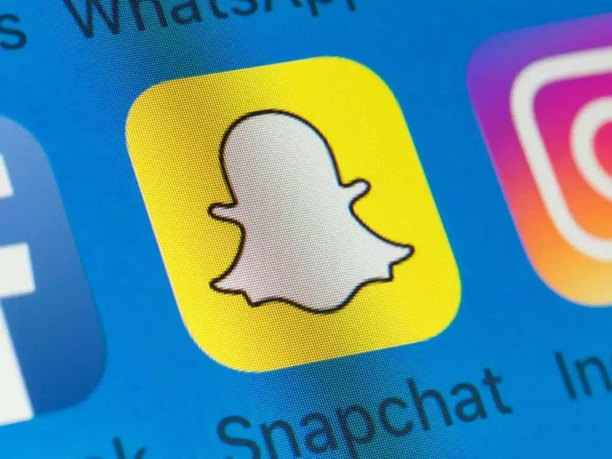 Snapchat оштрафован на 1 млн рублей за отказ локализовать данные россиян, WhatsApp — на 18 млн