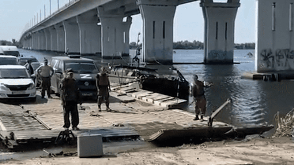 Россия обвинила ВСУ в обстреле переправы и гибели 4 человек. Украинские СМИ пишут, что гражданских лиц на переправе не могло быть