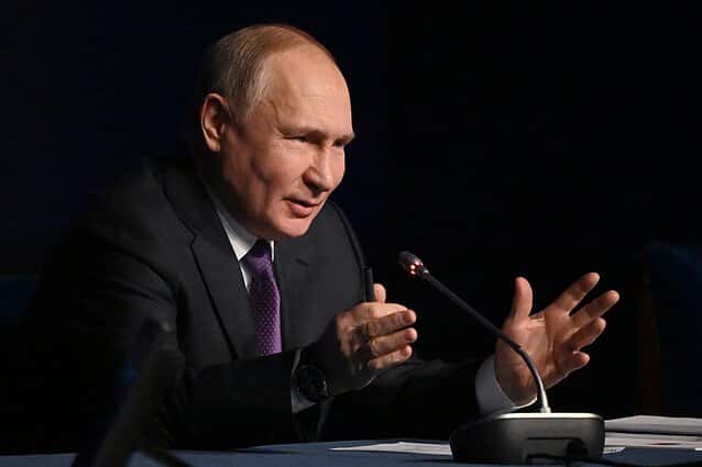 Путин весь день провел в объединенном штабе войск. Где находится этот штаб и с чем связан визит — неизвестно