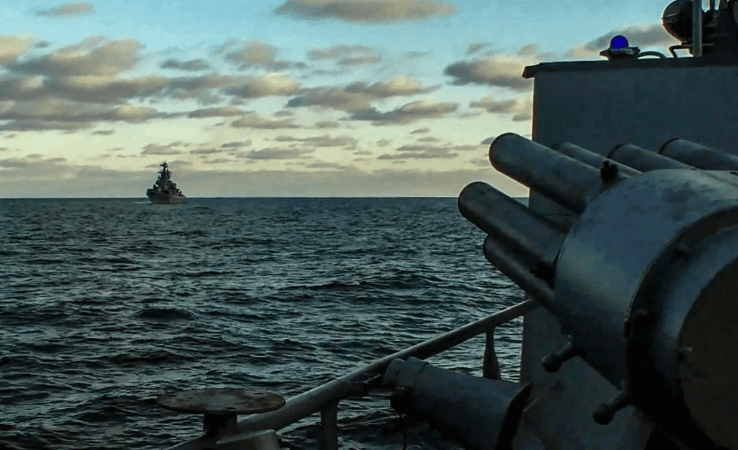 В Крыму заявили об атаке надводных беспилотников на бухту Севастополя, остановлен морской пассажирский транспорт