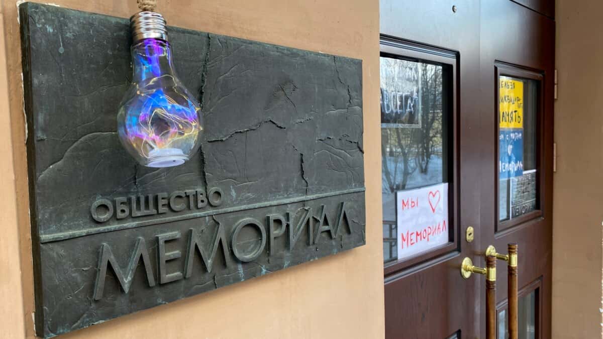 На екатеринбургский «Мемориал» составили новый протокол за «дискредитацию» армии. Поводом стала публикация на сайте другой организации