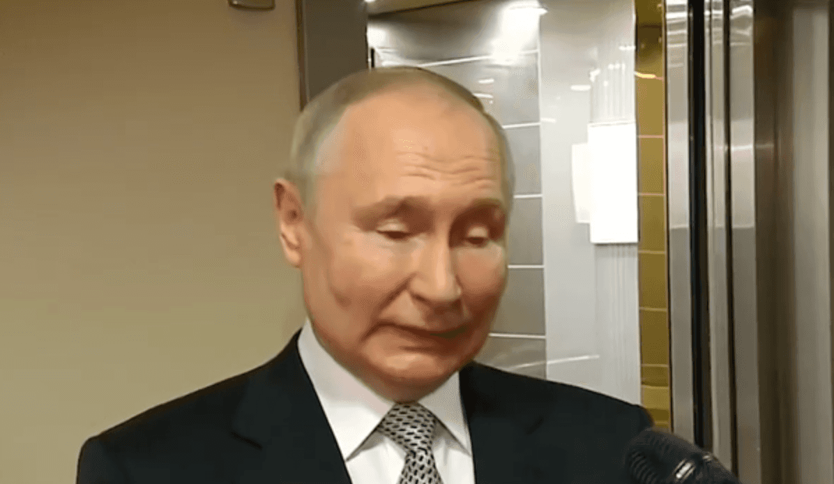 Путин высказался по поводу наступления Украины и рассказал, что войска РФ «забирают наиболее выгодные позиции, там, высотки и так далее»