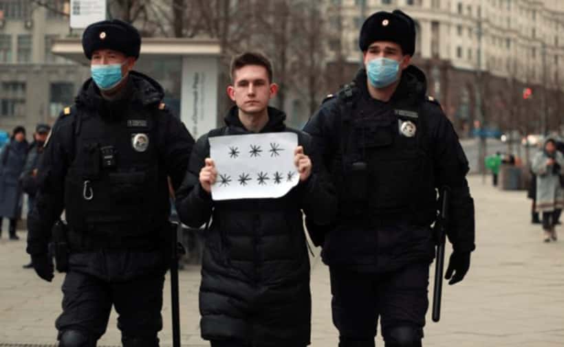 Военные, чиновники и государственные символы: в России всё больше тех, кого нельзя «оскорблять» и «дискредитировать» под страхом тюрьмы