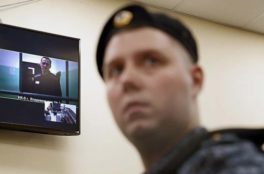 No news from Navalny for a week, Putin spokesman Peskov says Kremlin “can't track prisoners”