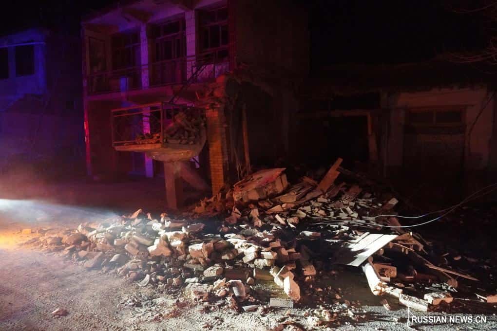 В Китае произошло землетрясение магнитудой 6,2, погибли более 100 человек