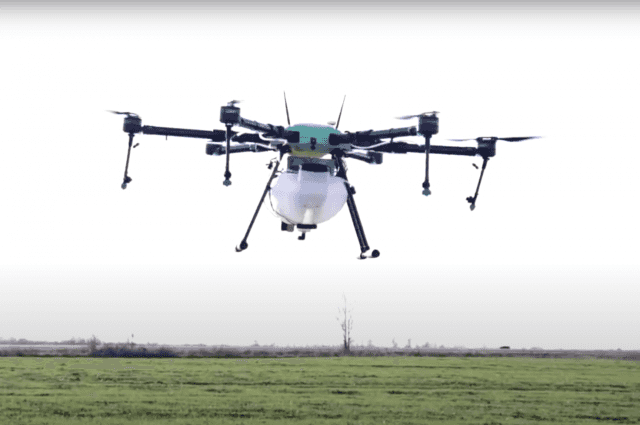 Москвичу прислали украинский дрон «Баба-Яга» с платой Starlink, которая умеет обходить системы РЭБ. После получения посылки его задержали