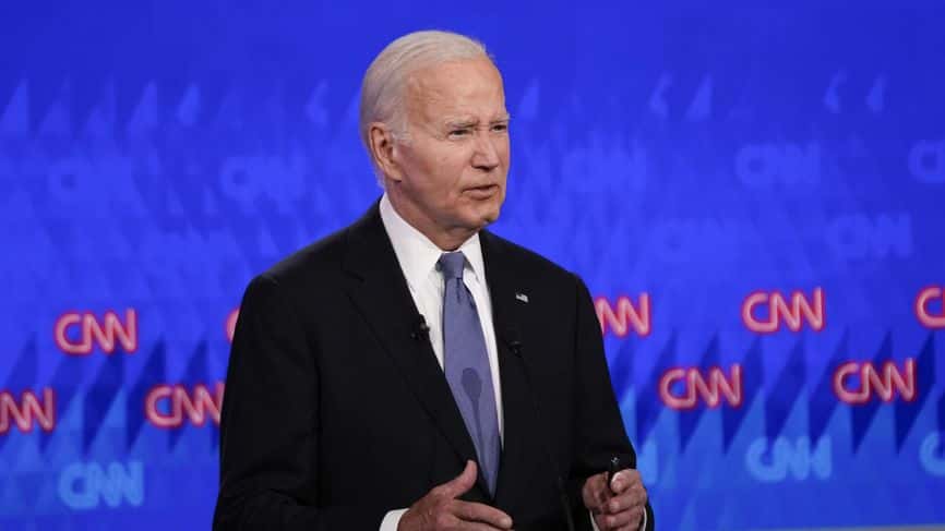 Семья Байдена убедила его продолжать участие в предвыборной кампании — CNN