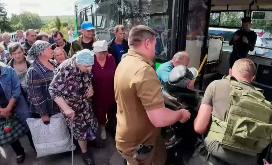 Депутат Госдумы попросил Красный Крест организовать гуманитарный коридор для жителей Суджанского района. Он предложил вывезти их в Украину