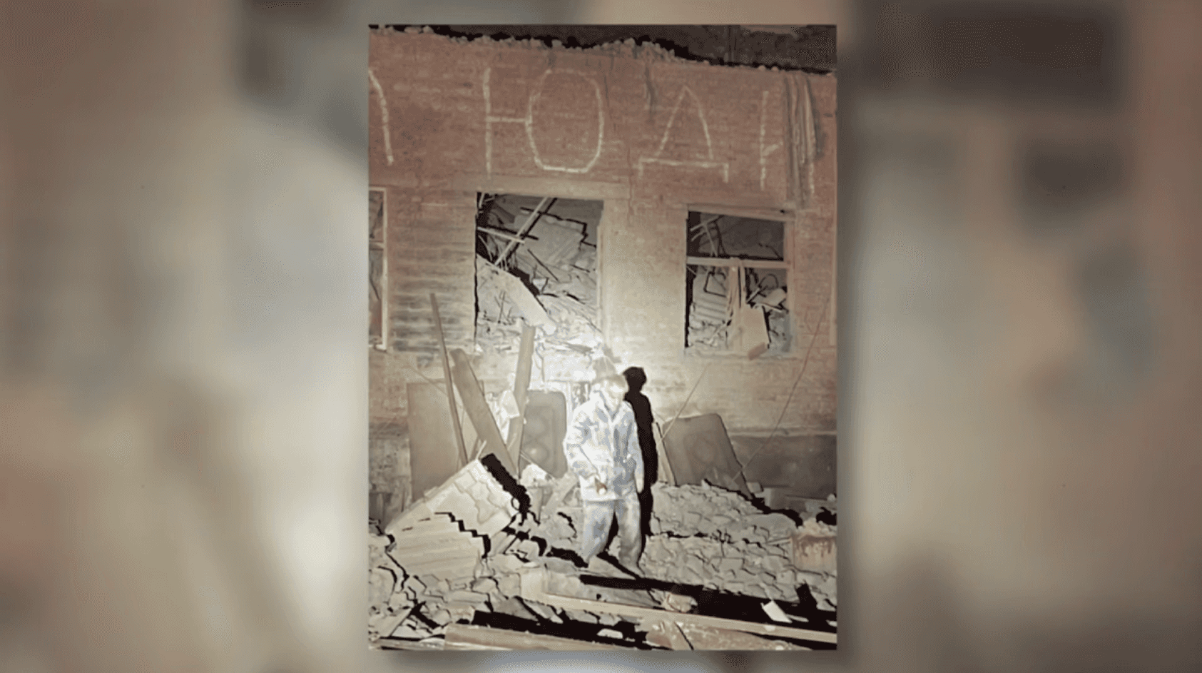 На школу-интернат в Судже упала авиабомба. Под завалами могут находиться до 95 человек