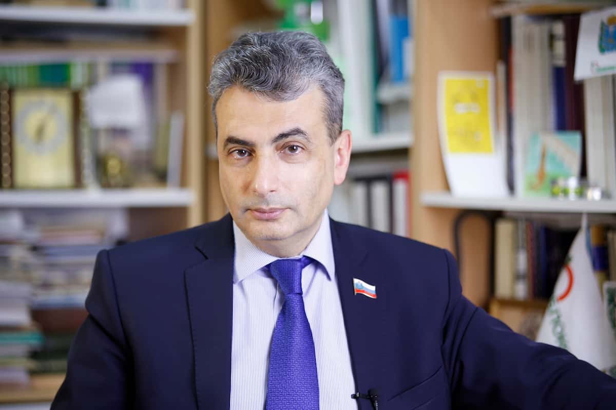 Суд заменил зампреду «Яблока» Льву Шлосбергу домашний арест на запрет определенных действий