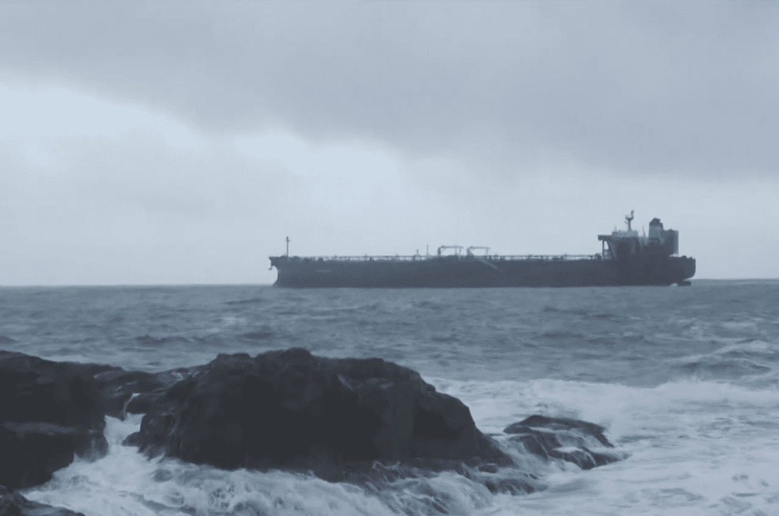 Drone-damaged “shadow fleet” tanker runs aground off Bulgaria, rescue operation underway