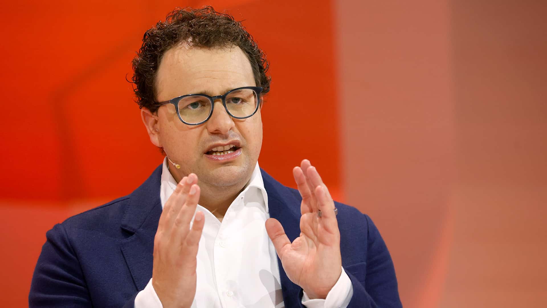 Anthropic отказалась от жестких самоограничений в сфере безопасности на фоне конфликта с Пентагоном