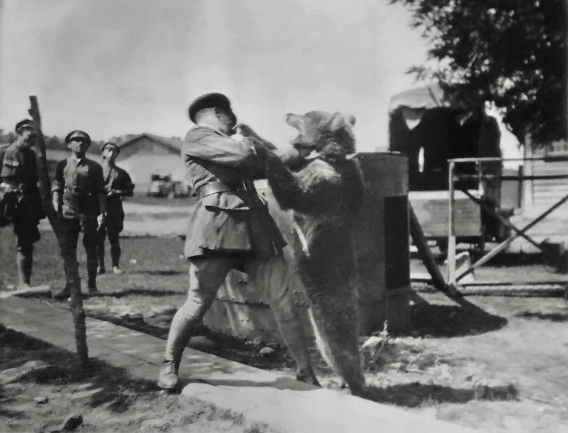 «Эта страна сошла с ума!» Дневник британского разведчика из революционной России – публикуется впервые