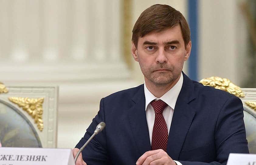 Железняк виляет собакой. Зачем единороссы продвигают фейк о "Великой Албании"