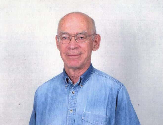 Ученик Ландау 83-летний физик Леонид Фальковский стал жертвой мошенников. Теперь у него 2 газовые плиты, 2 холодильника и 3 телевизора