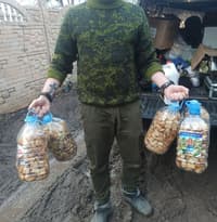“Tasty gifts” (dried bread rusks) handed to Russian army units in occupied Donbas by volunteers