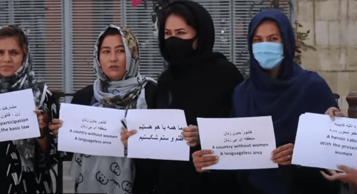 Талибы в Кабуле разогнали митингующих за свои права женщин. Применен слезоточивый газ, есть избитые