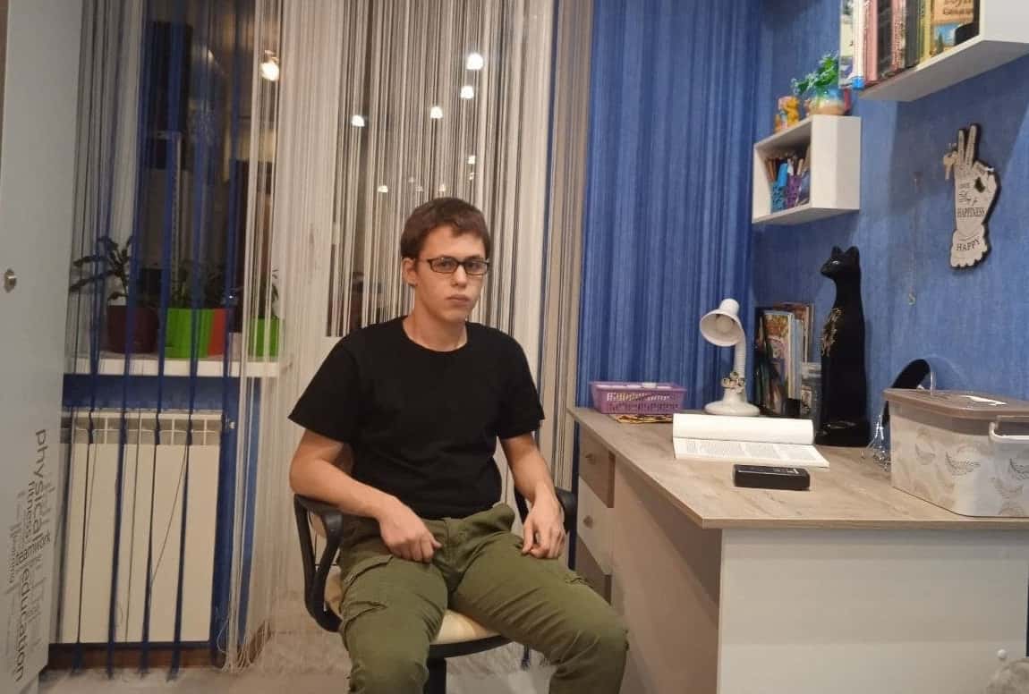 Подростка из Волгограда, которого обвиняют в подготовке нападения на школу, переводят в психдиспансер за 500 км от дома