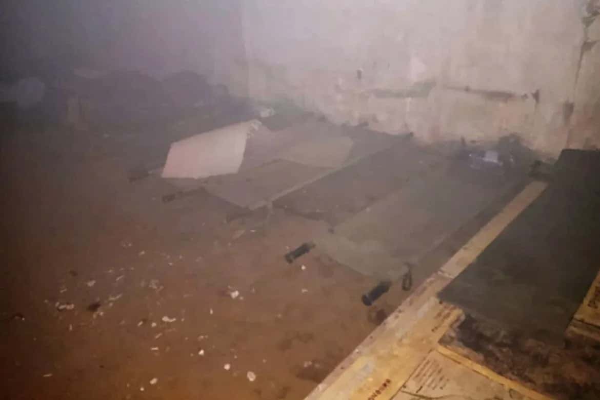 «Не пойдешь воевать — посадят в яму». Контрактник рассказал об условиях содержания в лагере для «отказников» в «ЛНР»