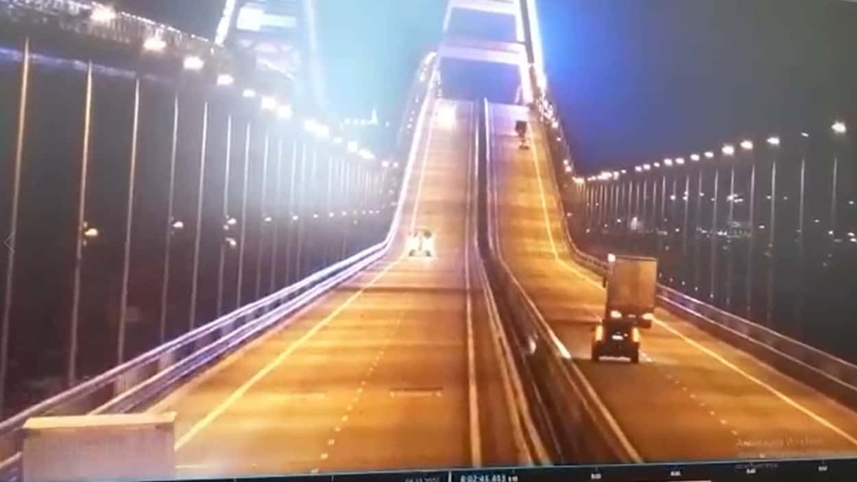 СК: При взрыве на Крымском мосту погибли три человека