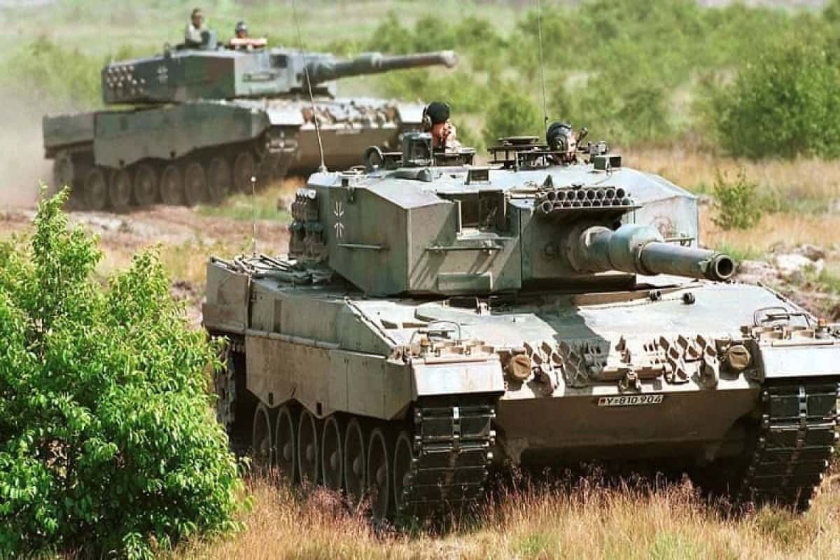 Фейк РИА «Новости»: танки Abrams и Leopard 2 опасны для здоровья украинцев