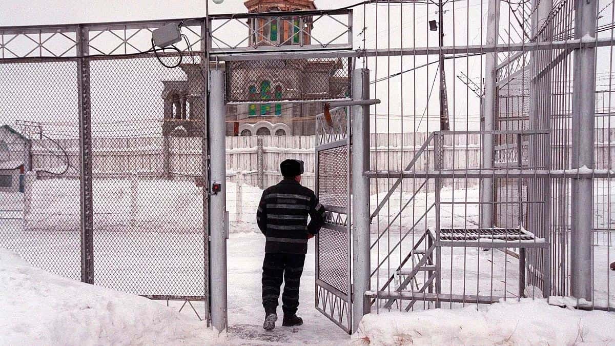 Заключенных в России пытают холодом, заставляя идти на войну, рассказала экс-политзаключенная Ольга Бендас