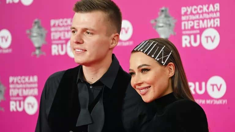 На блогера Валерию «Лерчек» Чекалину и ее экс-мужа завели новое дело. Ранее их уже обвиняли в финансовых нарушениях, но затем закрыли дела