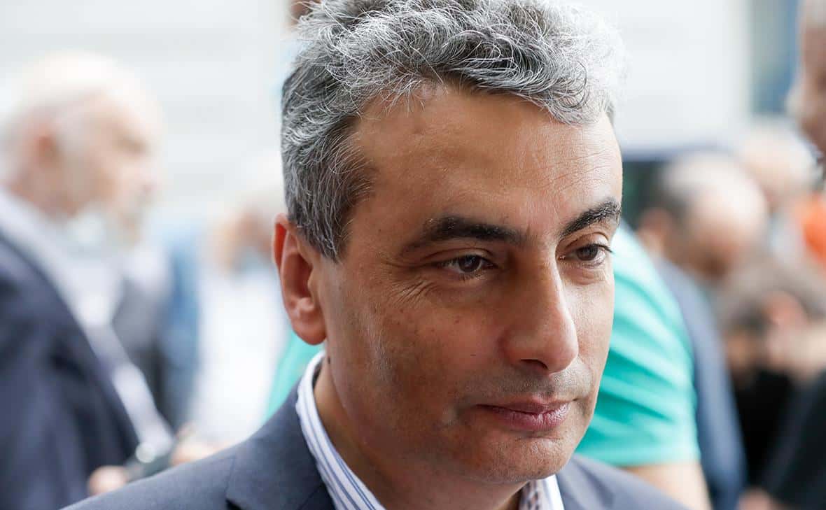 Льва Шлосберга оштрафовали за отсутствие «иноагентской» маркировки в приглашении на день рождения его отца