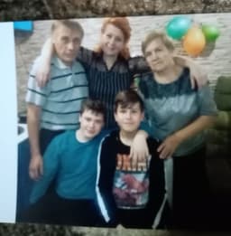 Никита с семьей. Фото из семейного архива