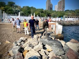 В Одессе официально открыли пляжи для купания.