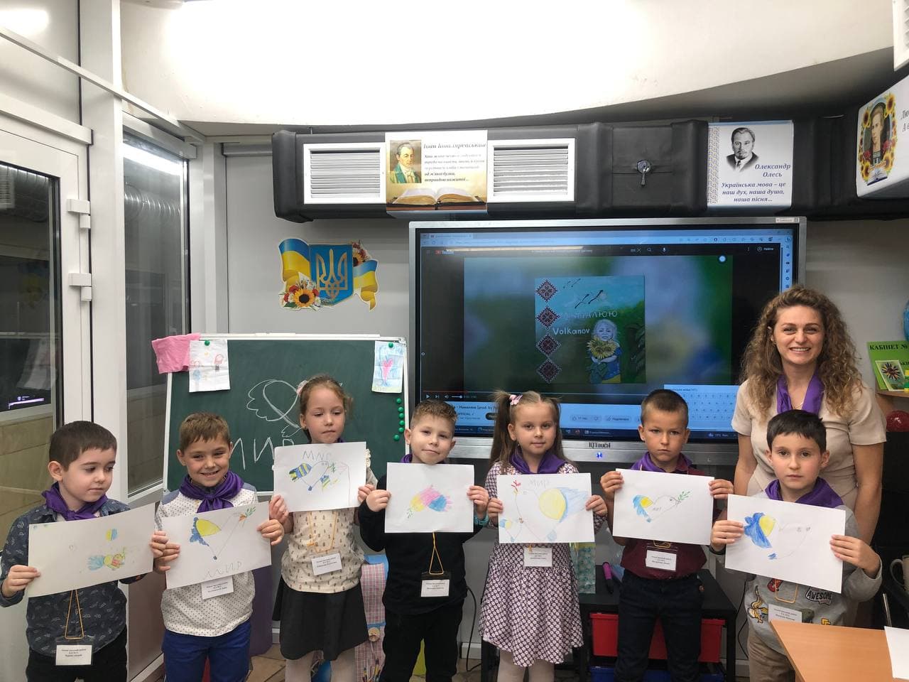 Анна Неелова с детьми