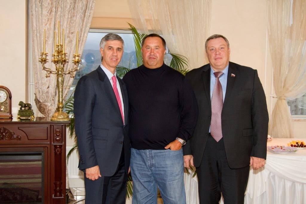 Авторитетный предприниматель Анатолий Быков, Сергей Лалакин и Борис Иванюженков