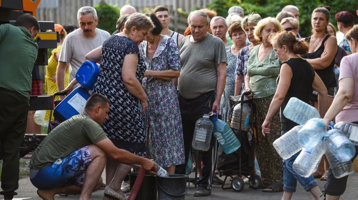 Очередь за водой в Донецке, 2025 год. Фото: «Коммерсантъ»