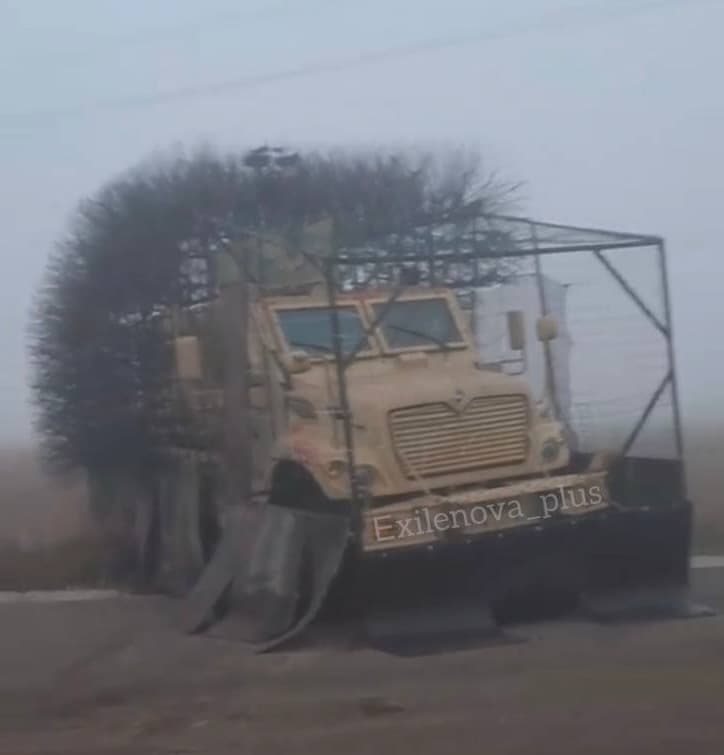 Бронеавтомобиль International MaxxPro с дополнительной защитой