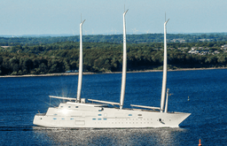 Парусная яхта «А» Андрея Мельниченко