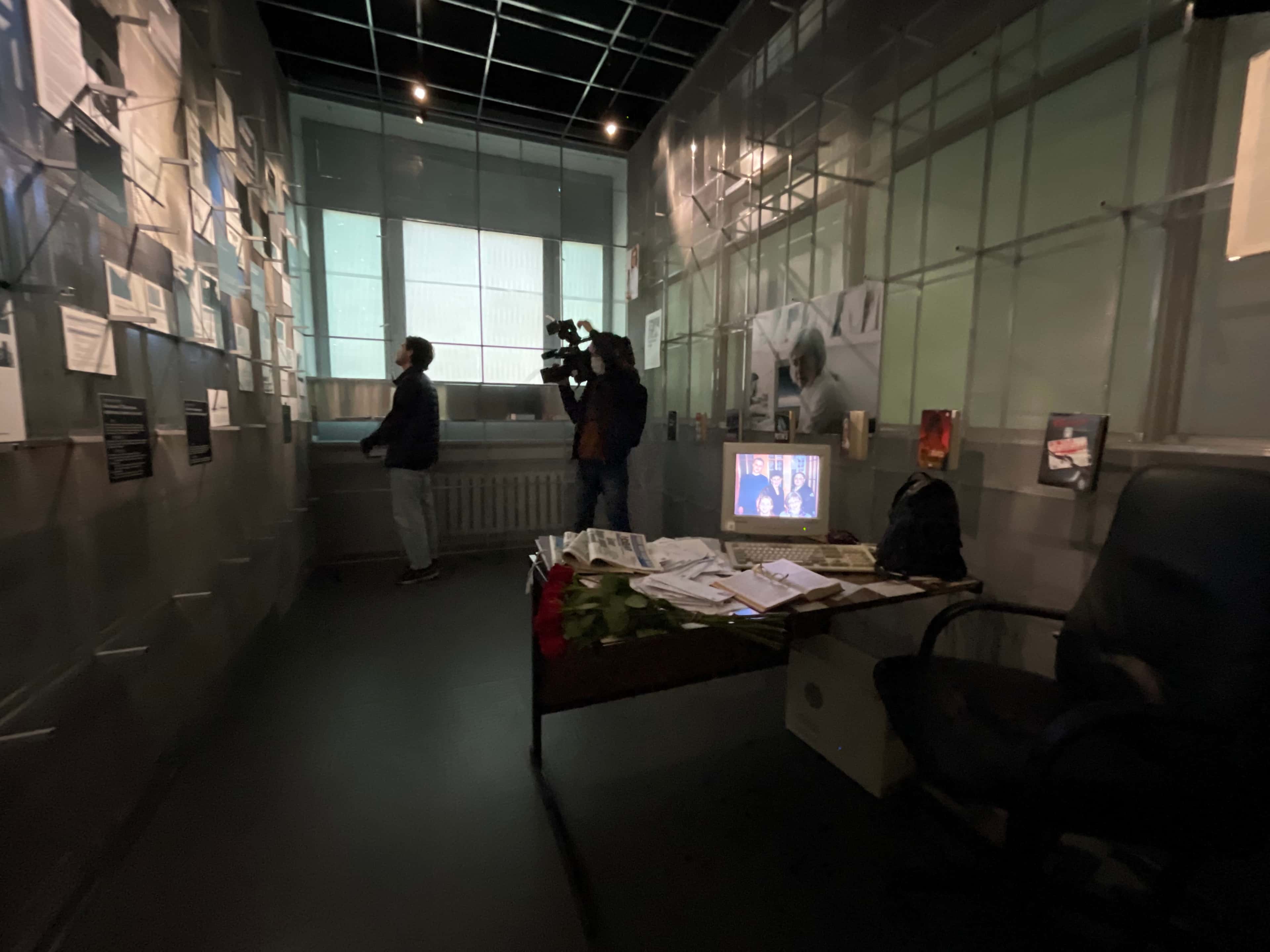 В редакции «Новой газеты» открыли музей Анны Политковской. Его открытие приурочили к 15-летию со дня убийства журналистки