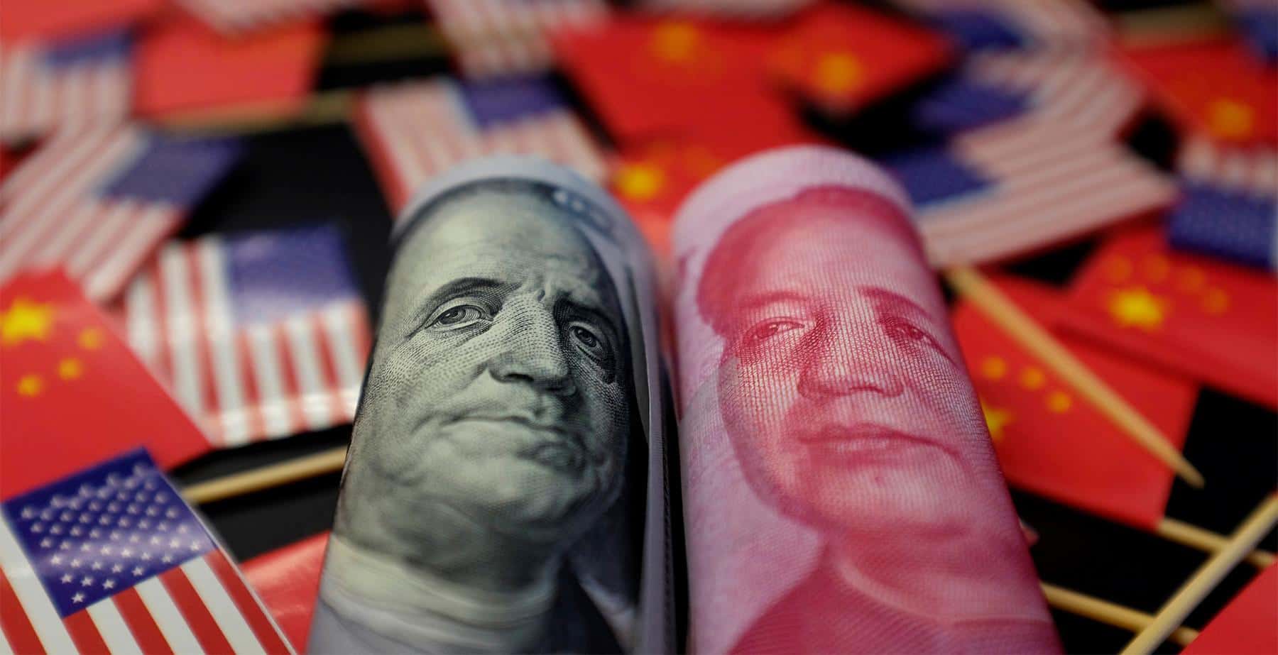 Фейк Медведева: в случае запрета на операции с долларом и евро Россия безболезненно перейдет на расчеты в юанях