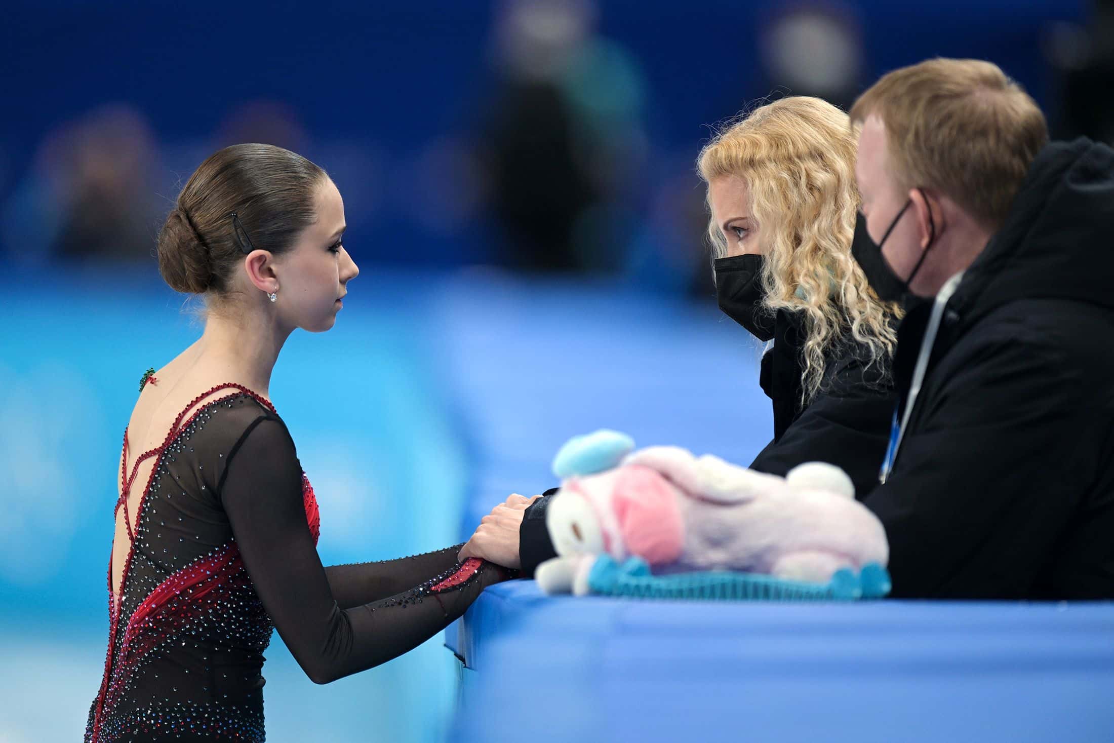 «С ней говорили очень холодно». МОК выяснит, есть ли в деле фигуристки Валиевой признаки жестокого обращения с ребенком