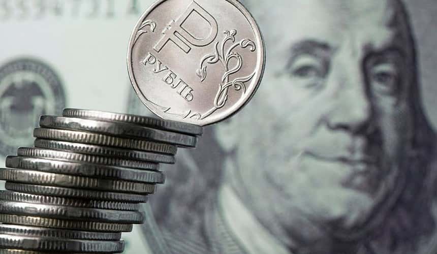 «Нынешний курс рубля отражает геополитические предпочтения Кремля, а не рыночное соотношение сил» — экономист Ярослав Романчук