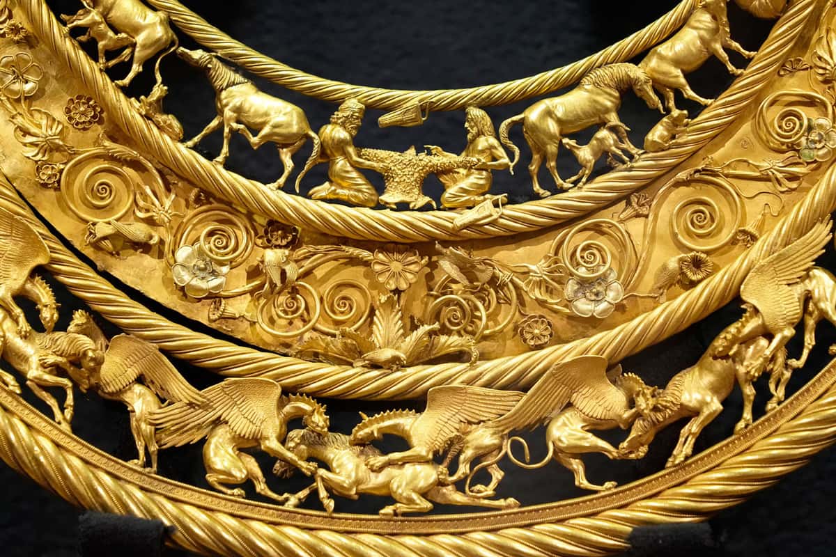 Ученые обнаружили закономерность в кражах ценностей Украины Россией. Больше всего ее интересует скифское золото — The Guardian