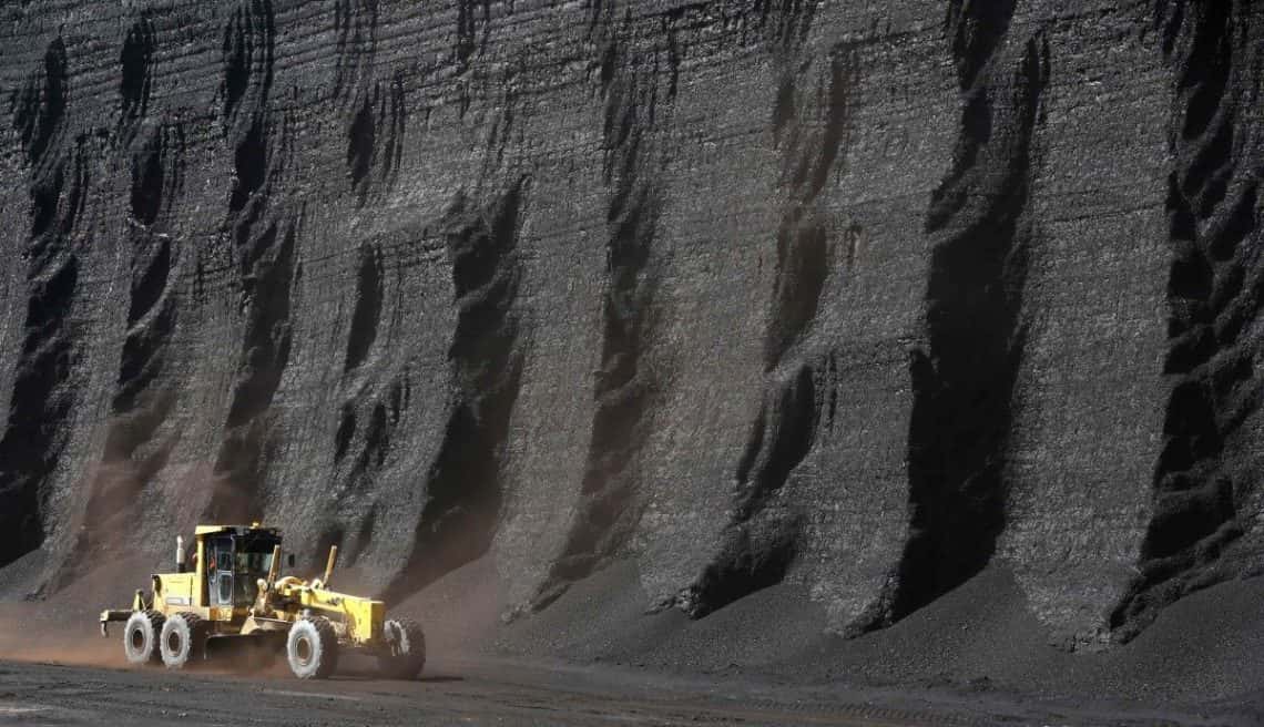 Украина из-за войны запретила экспортировать свой уголь, мазут и газ — кабмин