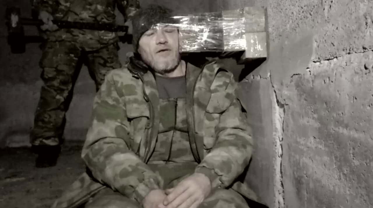 Связанный с ЧВК Вагнера канал вновь опубликовал видео казни заключенного кувалдой