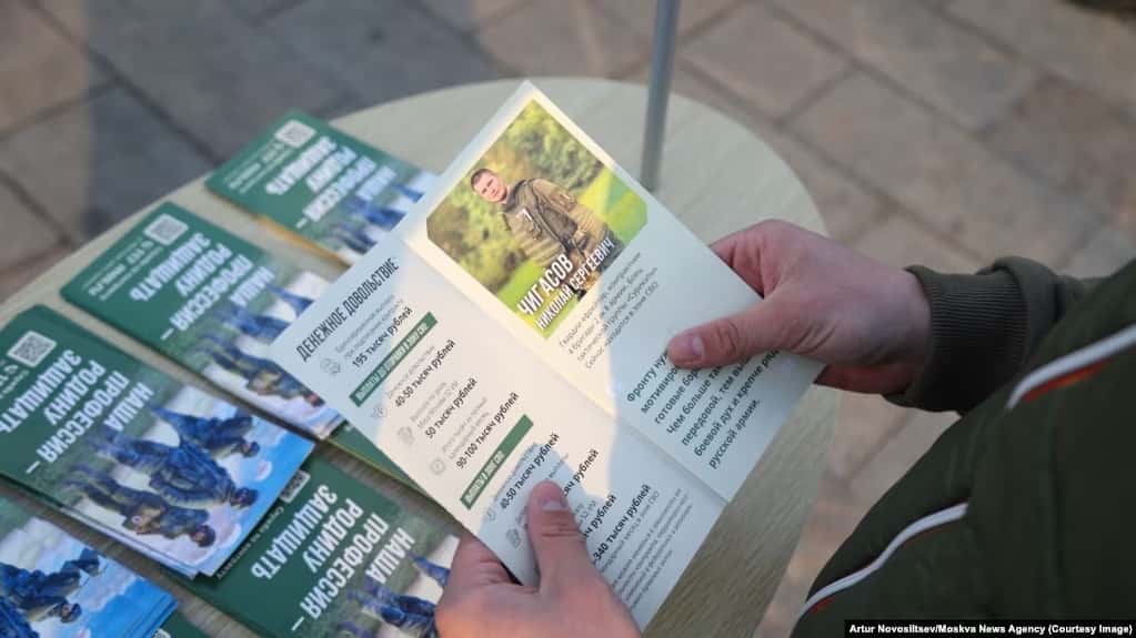 Заключившим военный контракт иностранцам будут давать российское гражданство в упрощенном порядке