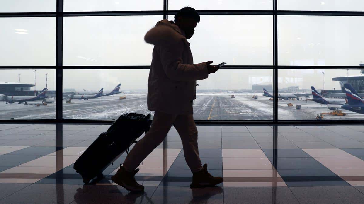 Вице-президент РАН: Из России уехали 50 тысяч научных сотрудников за пять лет