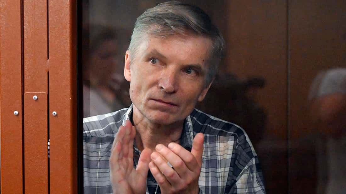 Алексей Горинов рассказал, что у него в камере провели обыск с раздеванием из-за рисунков на туалетной бумаге